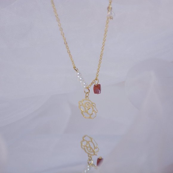 NEW 14K Gold Plated Pearl Camelia Flower Cube Necklace - Picture 5 of 7